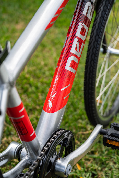 Neo+ 24 7s Boys Brushed Alloy / Black, Red Fade