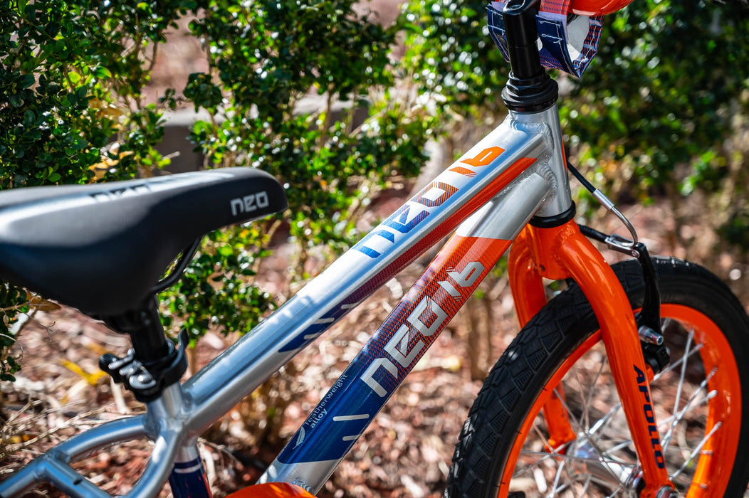 Neo+ 16 Boys Brushed Alloy / Orange, Navy Blue Fade